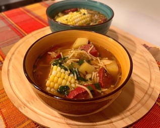Sopa de Fideos con Salchichon