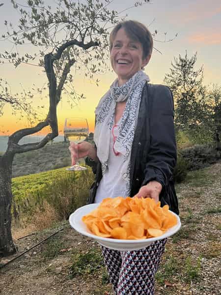 Viktorija Potato Chips and Wine