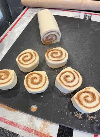 dough roll cut-1