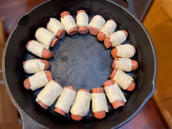 Hot dogs in the skillet