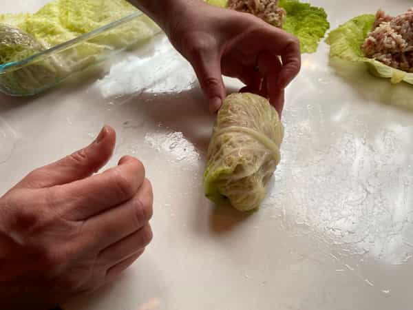 Rolling cabbage leaves