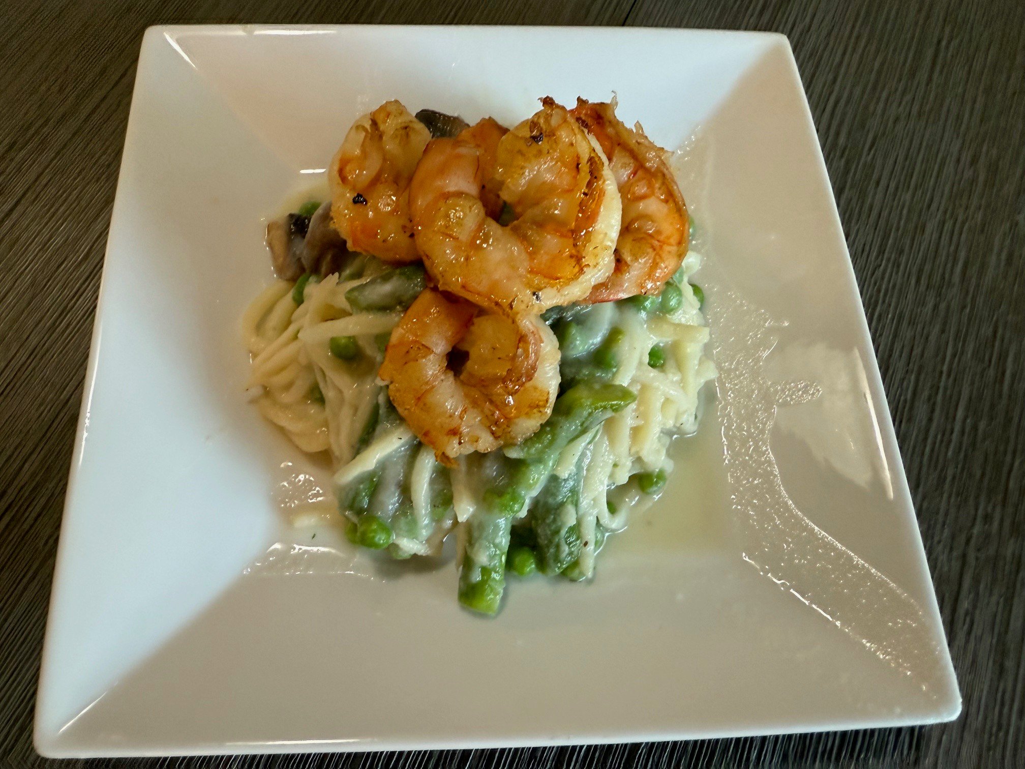 Hearts of Palm Noodles with Cauliflower Sauce, Mushrooms, Asparagus, Peas and Shrimp Hearts of Palm Noodles with Cauliflower Sauce, Mushrooms, Asparagus, Peas and Shrimp